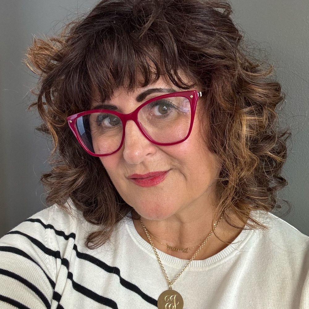 Meet your Posher, Jennifer